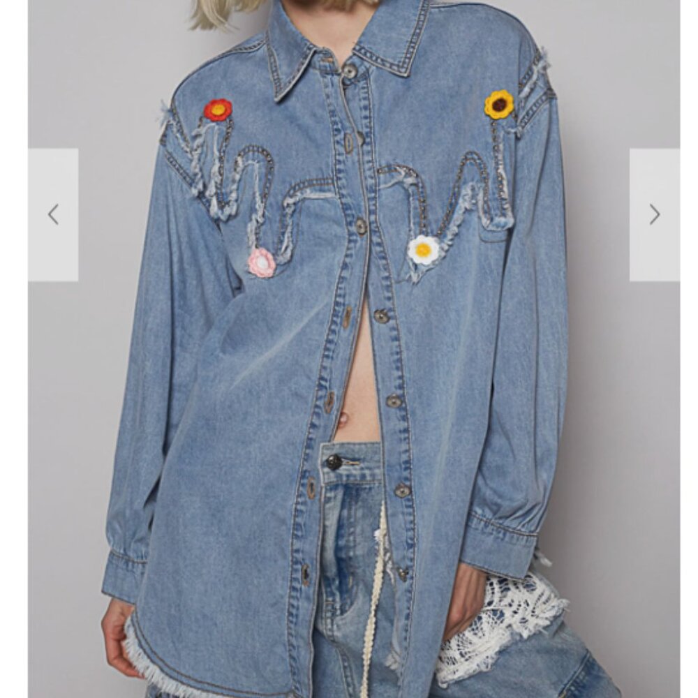 250.Shirt top in denim with outseam, flower handmade patch,raw edge,vintage wash